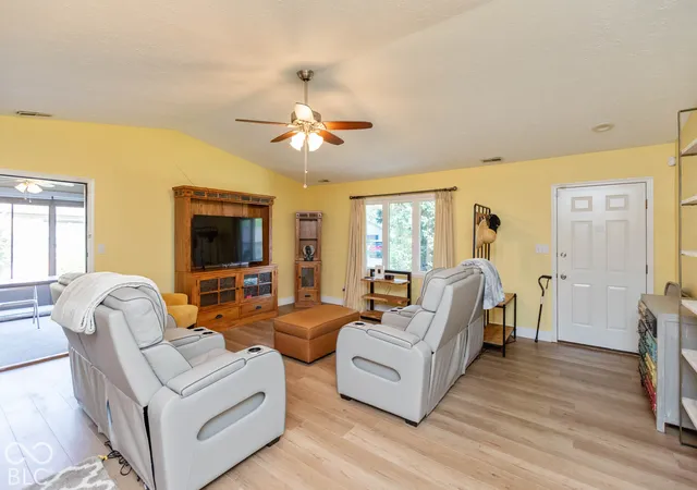 Photo 4 of Condo for sale at 820 Staton Pl W Dr, Indianapolis, IN 46234 | MLS# 22129375 | Listing updated on 2026-10-07