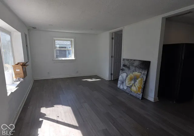 Photo 3 of Single family home for sale at 1036 Hendricks Ave, Shelbyville, IN 46176 | MLS# 22129376 | Listing updated on 2026-10-02