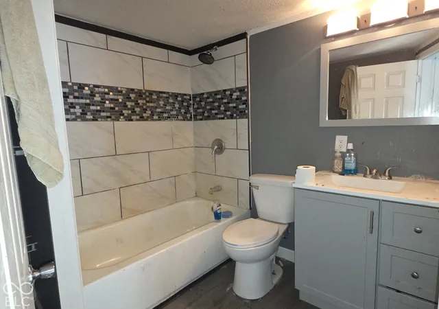 Photo 3 of Single family home for sale at 1036 Hendricks Ave, Shelbyville, IN 46176 | MLS# 22129376 | Listing updated on 2026-10-02