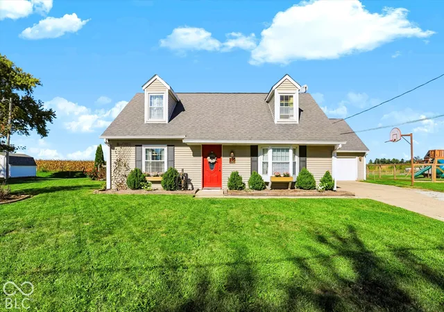 Single family home for sale at 390 Three Notch Ln, Bargersville, IN 46106 | MLS# 22129381