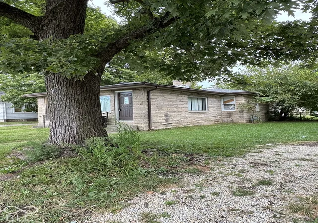 Photo 3 of Multi family home for sale at 2802 S Hackley, Muncie, IN 47302 | MLS# 22129382 | Listing updated on 2026-10-07