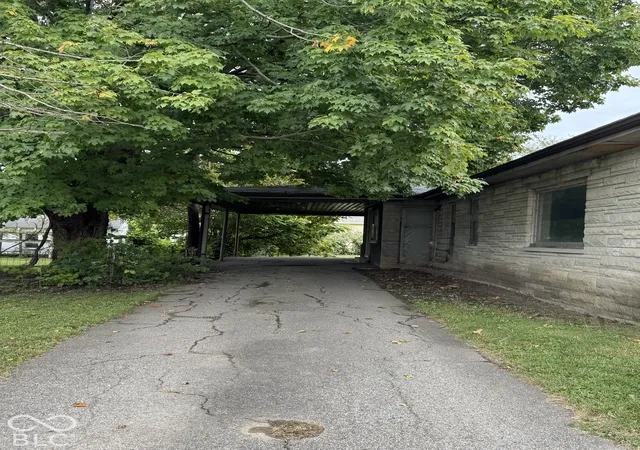 Photo 4 of House for sale at 2802 S Hackley, Muncie, IN 47302 | MLS# 22129382 | Listing updated on 2026-10-07
