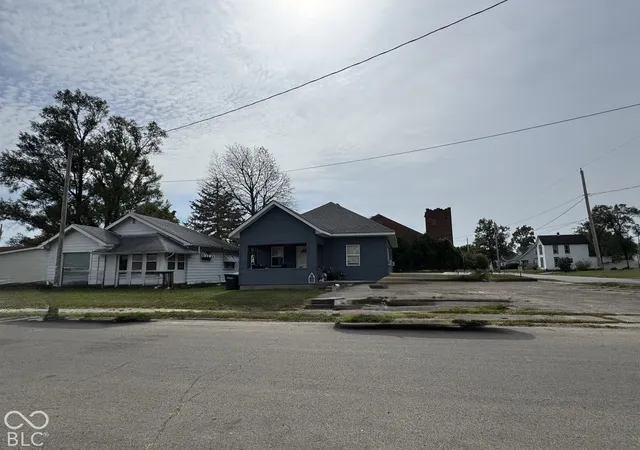 Photo 1 of Single family home for sale at 903 East 5th, Muncie, IN 47302 | MLS# 22129386 | Listing updated on 2026-10-02