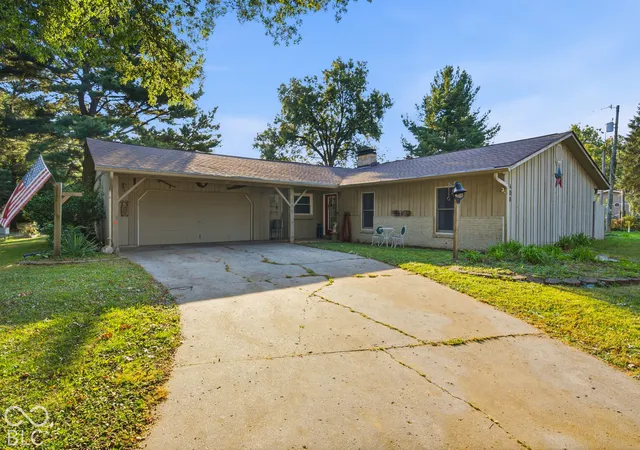 Photo 1 of Single family home for sale at 408 Greenacres Dr, Crawfordsville, IN 47933 | MLS# 22129393 | Listing updated on 2026-10-06