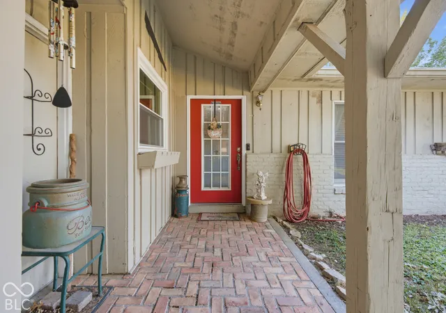 Photo 3 of Single family home for sale at 408 Greenacres Dr, Crawfordsville, IN 47933 | MLS# 22129393 | Listing updated on 2026-10-06