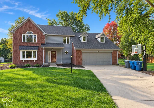 Single family home for sale at 889 Bridle Cir, Carmel, IN 46032 | MLS# 22129397