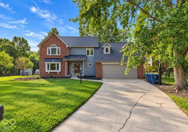 Photo 2 of Single family home for sale at 889 Bridle Cir, Carmel, IN 46032 | MLS# 22129397 | Listing updated on 2026-10-02