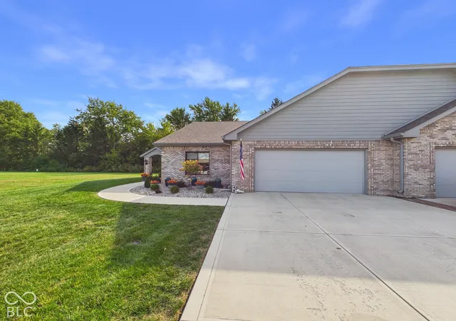 Photo 3 of Condo for sale at 2323 Mimosa Ln, Anderson, IN 46011 | MLS# 22129398 | Listing updated on 2026-10-06