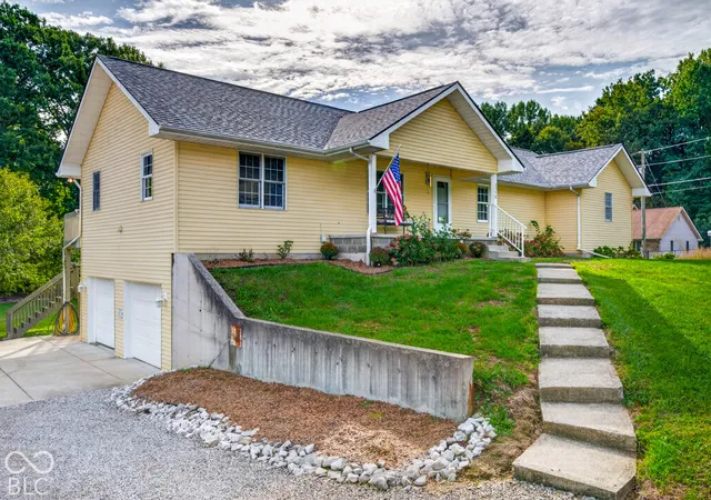 Photo 1 of Single family home for sale at 3598 E Rembrandt Dr, Martinsville, IN 46151 | MLS# 22129400 | Listing updated on 2026-10-22