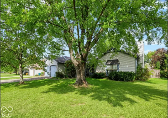 Photo 2 of Single family home for sale at 6408 Muirfield Way, Indianapolis, IN 46237 | MLS# 22129402 | Listing updated on 2026-10-05