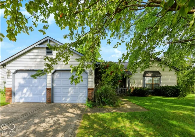 Photo 3 of Single family home for sale at 6408 Muirfield Way, Indianapolis, IN 46237 | MLS# 22129402 | Listing updated on 2026-10-05