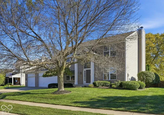 Photo 3 of Single family home for sale at 14187 Autumn Woods Dr, Carmel, IN 46074 | MLS# 22129411 | Listing updated on 2026-10-07