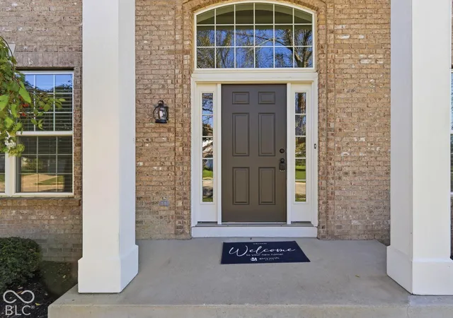 Photo 4 of Single family home for sale at 14187 Autumn Woods Dr, Carmel, IN 46074 | MLS# 22129411 | Listing updated on 2026-10-07