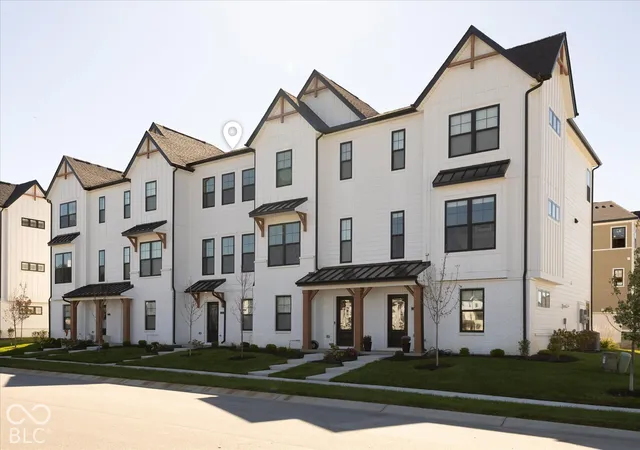Photo 2 of Townhouse for sale at 7063 Pate Holw Dr, Brownsburg, IN 46112 | MLS# 22129413 | Listing updated on 2026-10-27