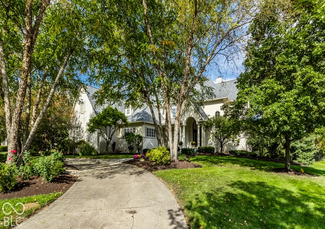 Photo 4 of Sale Pending at 3404 Walnut Crk Ct, Carmel, IN 46032 | MLS# 22129423 | Listing updated on 2026-10-23
