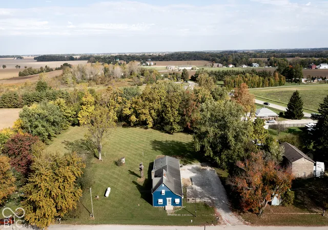 Photo 2 of House for sale at 9440 Rosston Ave, Zionsville, IN 46077 | MLS# 22129441 | Listing updated on 2026-10-24