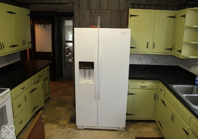 Photo 3 of Single family home for sale at 11 S Bloomington St, Greencastle, IN 46135 | MLS# 22129442 | Listing updated on 2026-10-02