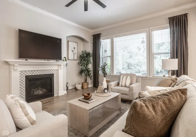 Photo 4 of Sale Pending at 2790 W High Grv Cir, Zionsville, IN 46077 | MLS# 22129450 | Listing updated on 2026-10-08