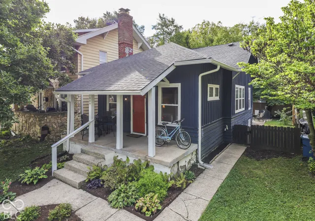 Photo 2 of Single family home for sale at 909 E 42nd Street, Indianapolis, IN 46205 | MLS# 22129454 | Listing updated on 2026-10-02