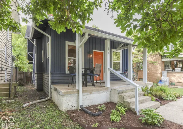 Photo 3 of Single family home for sale at 909 E 42nd Street, Indianapolis, IN 46205 | MLS# 22129454 | Listing updated on 2026-10-02