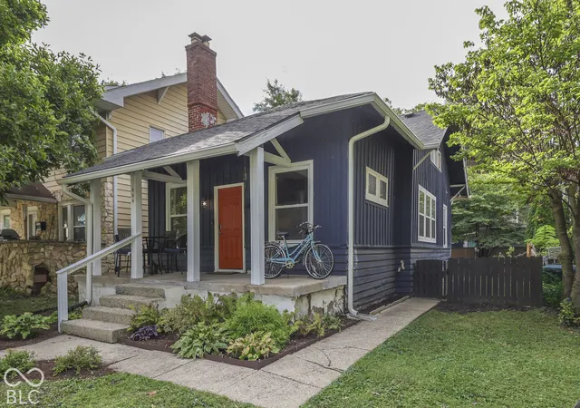 Photo 4 of Single family home for sale at 909 E 42nd Street, Indianapolis, IN 46205 | MLS# 22129454 | Listing updated on 2026-10-02