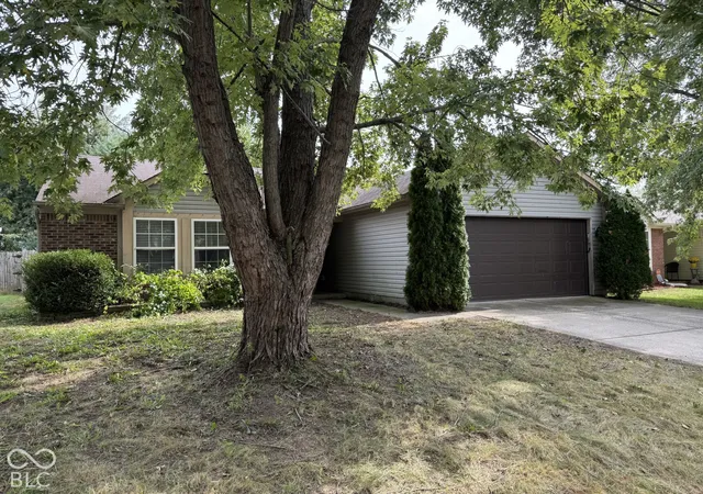 Photo 2 of Single family home for sale at 6251 Cradle River Dr, Indianapolis, IN 46221 | MLS# 22129455 | Listing updated on 2026-10-06