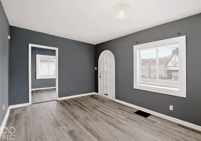Photo 4 of House for sale at 3934 E 10th Street, Indianapolis, IN 46201 | MLS# 22129471 | Listing updated on 2026-10-03