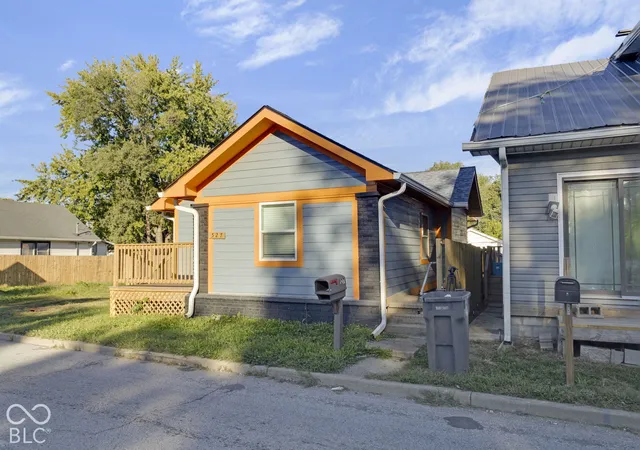 Photo 2 of Single family home for sale at 527 S Holt Rd, Indianapolis, IN 46241 | MLS# 22129474 | Listing updated on 2026-10-05