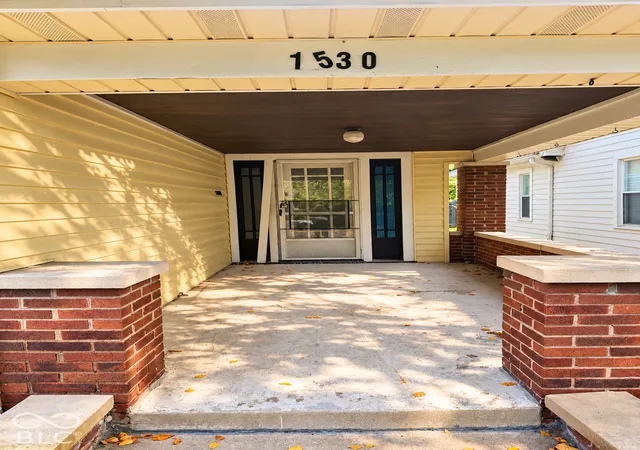 Photo 3 of Single family home for sale at 1530 Barth, Indianapolis, IN 46203 | MLS# 22129478 | Listing updated on 2026-10-03