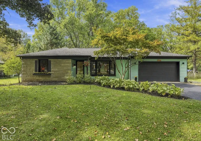Photo 2 of Single family home for sale at 7916 Meadowbrook Dr, Indianapolis, IN 46240 | MLS# 22129480 | Listing updated on 2026-10-08