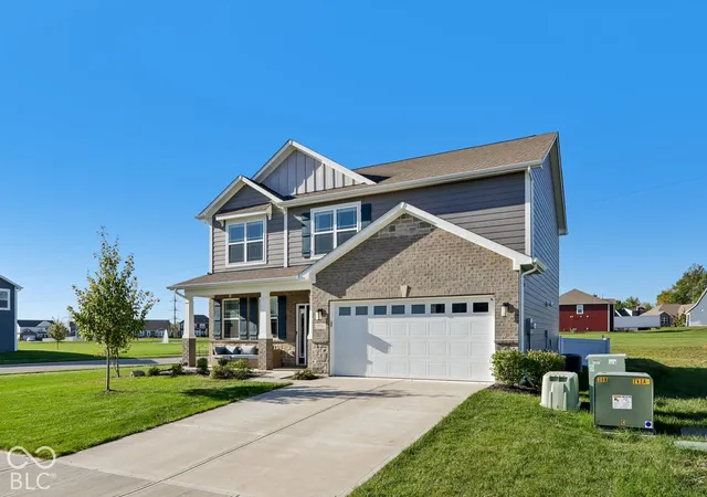 Photo 1 of Single family home for sale at 5738 Flat Hl Dr, Indianapolis, IN 46239 | MLS# 22129485 | Listing updated on 2026-10-26