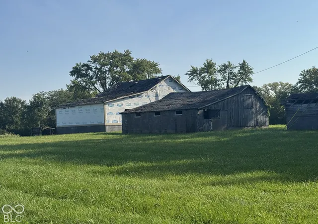 Photo 2 of Single family home for sale at 5200 W Southport Rd, Indianapolis, IN 46221 | MLS# 22129486 | Listing updated on 2026-10-02