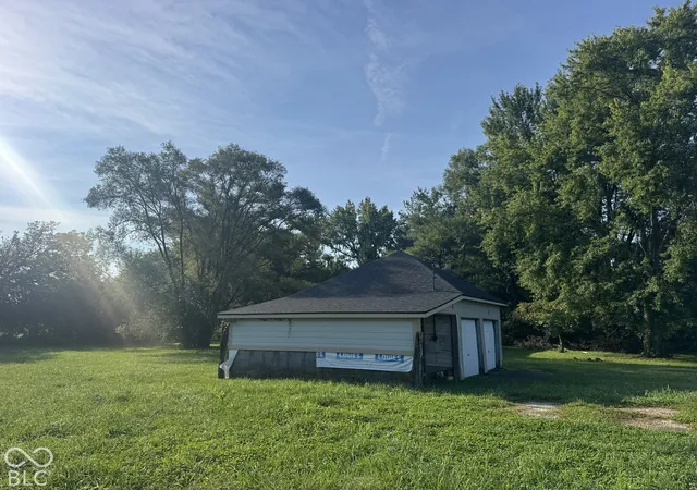 Photo 4 of Single family home for sale at 5200 W Southport Rd, Indianapolis, IN 46221 | MLS# 22129486 | Listing updated on 2026-10-02