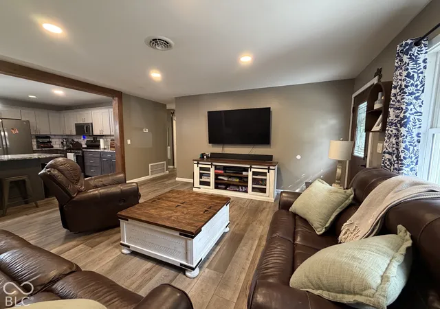 Photo 4 of Single family home for sale at 302 Marion Blvd, Covington, IN 47932 | MLS# 22129491 | Listing updated on 2026-10-09
