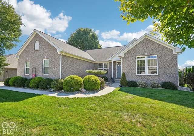 Photo 4 of Single family home for sale at 287 S Woodridge Dr, Pittsboro, IN 46167 | MLS# 22129494 | Listing updated on 2026-10-08
