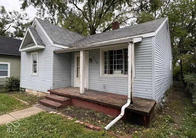 Photo 2 of Single family home for sale at 2024 S Jefferson St, Muncie, IN 47302 | MLS# 22129495 | Listing updated on 2026-10-02