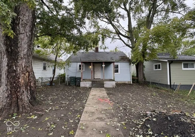 Photo 3 of Single family home for sale at 2024 S Jefferson St, Muncie, IN 47302 | MLS# 22129495 | Listing updated on 2026-10-02