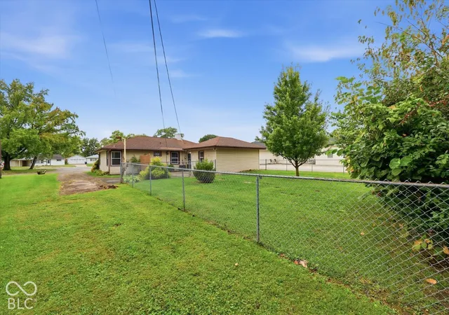 Photo 3 of Single family home for sale at 623 Van Ave, Shelbyville, IN 46176 | MLS# 22129501 | Listing updated on 2026-10-03