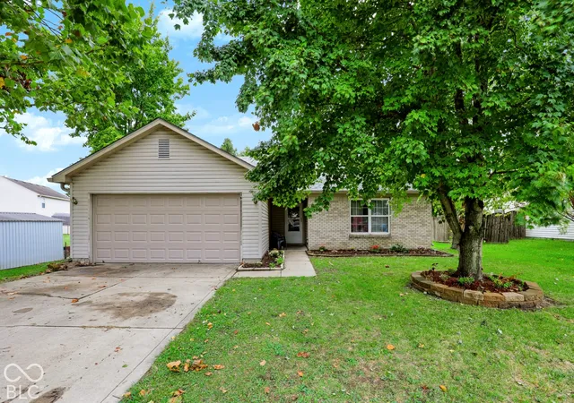Single family home for sale at 4016 Dogwood Ln, Franklin, IN 46131 | MLS# 22129517