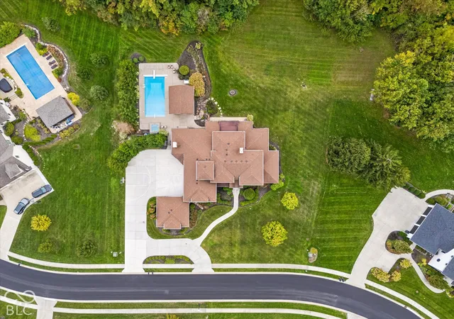 Photo 3 of Mansion for sale at 11624 Willow Springs Dr, Zionsville, IN 46077 | MLS# 22129523 | Listing updated on 2026-10-05