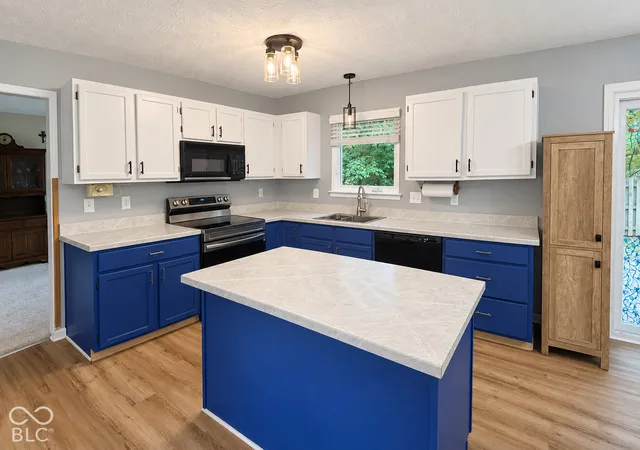 Photo 3 of Single family home for sale at 17432 Trailview Cir, Noblesville, IN 46062 | MLS# 22129533 | Listing updated on 2026-10-07
