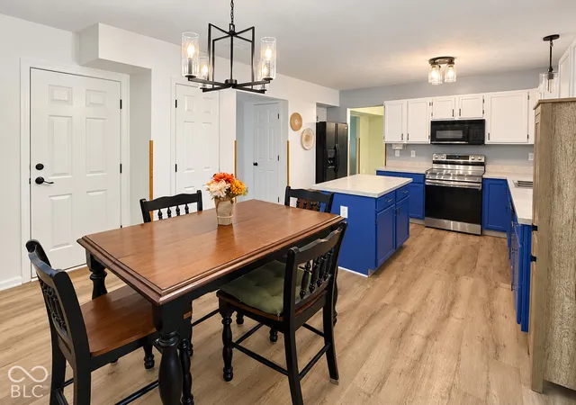 Photo 4 of Single family home for sale at 17432 Trailview Cir, Noblesville, IN 46062 | MLS# 22129533 | Listing updated on 2026-10-07