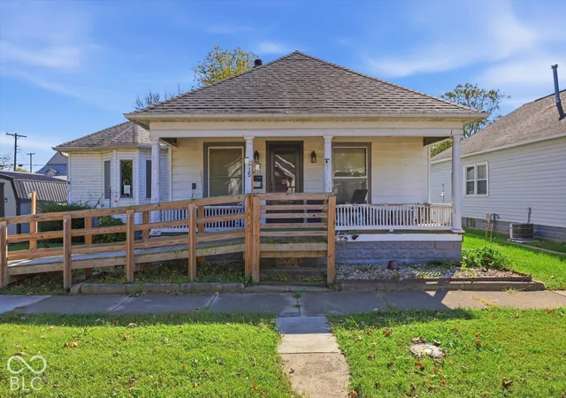 Photo 2 of Single family home for sale at 515 W Mechanic St, Shelbyville, IN 46176 | MLS# 22129534 | Listing updated on 2026-10-23