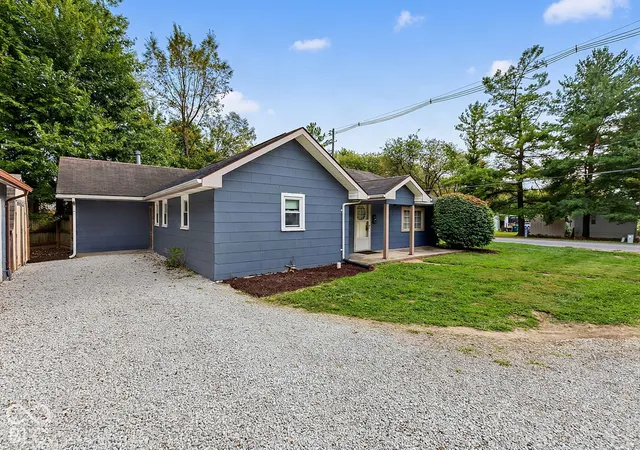 Photo 3 of Single family home for sale at 1021 Lafayette Ave, Lebanon, IN 46052 | MLS# 22129538 | Listing updated on 2026-10-04