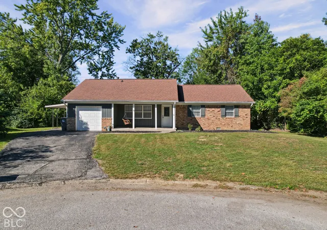 Photo 1 of Single family home for sale at 432 Chapel Hl W Dr, Indianapolis, IN 46214 | MLS# 22129552 | Listing updated on 2026-10-04