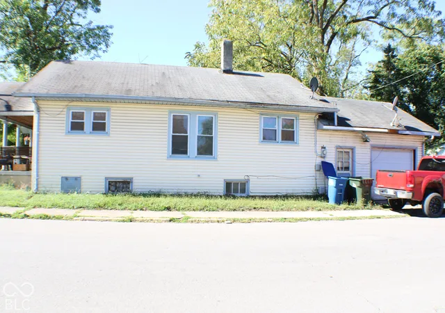Photo 4 of Single family home for sale at 602 W Franklin St, Shelbyville, IN 46176 | MLS# 22129560 | Listing updated on 2026-10-06