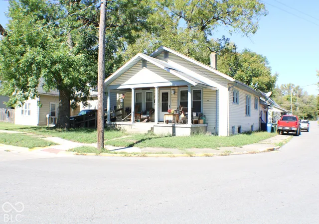 Photo 1 of Single family home for sale at 602 W Franklin St, Shelbyville, IN 46176 | MLS# 22129560 | Listing updated on 2026-10-06