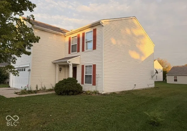 Photo 2 of Single family home for sale at 5525 Floating Leaf Dr, Indianapolis, IN 46237 | MLS# 22129562 | Listing updated on 2026-10-04