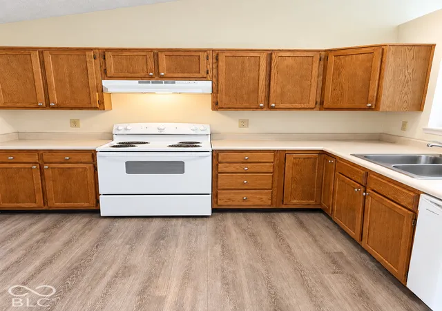 Photo 3 of Sale Pending at 5736 Blackley Ln, Indianapolis, IN 46254 | MLS# 22129565 | Listing updated on 2026-10-06