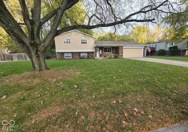 Photo 1 of Single family home for sale at 969 Stonegate, Greenwood, IN 46142 | MLS# 22129567 | Listing updated on 2026-10-05